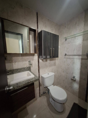 Amplio Townhouse En Venta En La Urb. Los Cortijos De Oriente