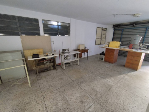 221747 Venta Local Comercial Calle Repuestera Naguanagua Fp