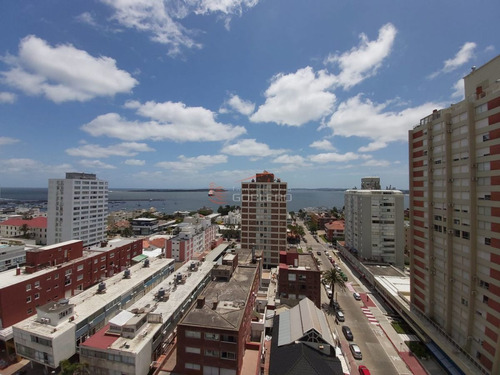 Imagen 1 de 30 de Apartamento En Venta Y Venta En Punta Del Este, Península, Céntrico, Piso Alto Con Muy Linda Vista Despejada