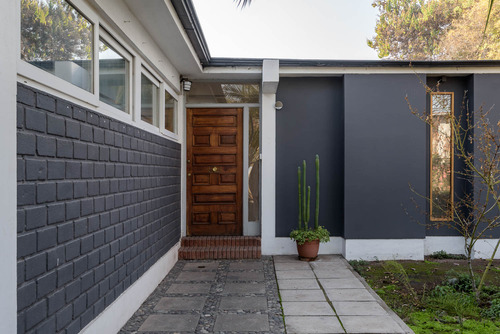 Casa Renovada Y Gran Terreno En Ñuñoa