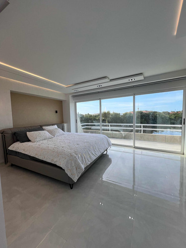 Espectacular Apartamento En Isla Paraíso Conterraza Y Muelle