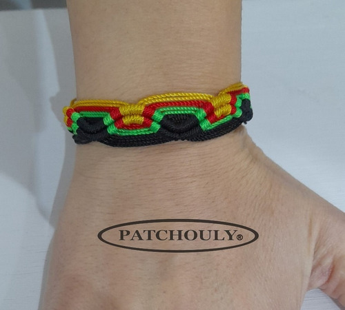 Imagen 7 de 9 de Pulsera Macrame Brazalete Artesanal Reggae Rasta Jamaica