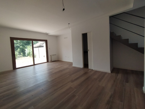 Imagen 12 de 24 de Dúplex De Categoría A Estrenar En Venta En City Bell-amplio Lote-