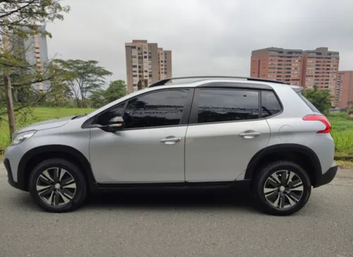 Peugeot 2008 1.6 Active