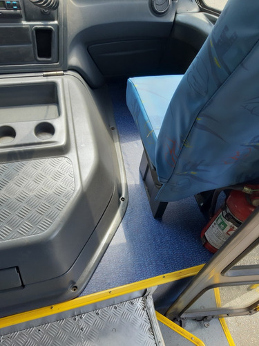 Imagem 11 de 14 de Volare V8 C/38 Lugar Escolar 38 LG Ônibus