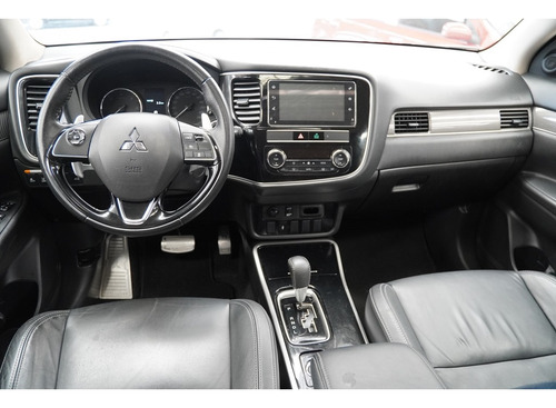 Mitsubishi Outlander 2.2 MIVEC DI-D DIESEL HPE-S AWD AUTOMÁTICO