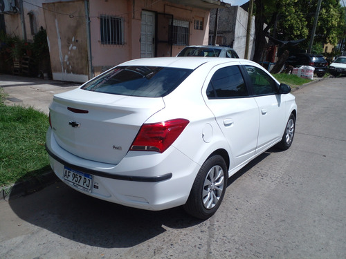 Chevrolet Onix 1.4 joy black plus