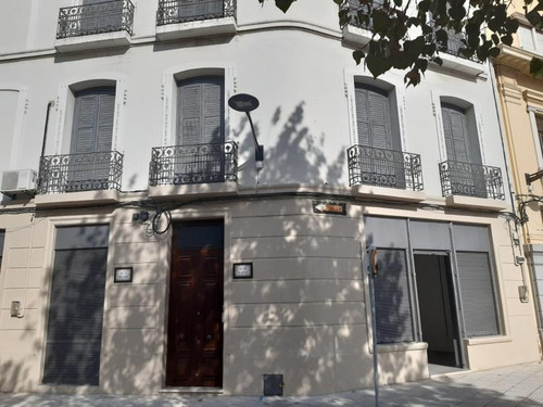 Venta Edificio Apartamentos Y Local Comercial En Rambla Puerto