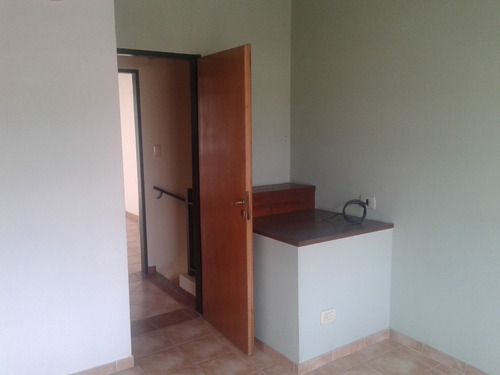 Imagen 7 de 11 de Duplex En Venta En Ituzaingo Norte