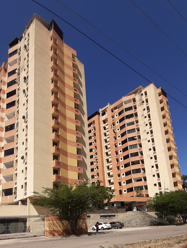 Apartamento A Estrenar En La Urb. Mañongo, Res. Kilimanjaro