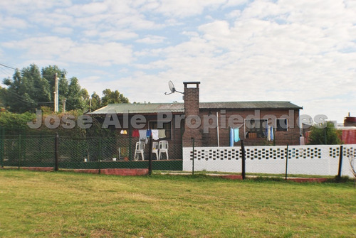Imagen 11 de 14 de En Venta Dos Casas Y Un Galpón En El Mismo Padrón Colonia Del Sacramento