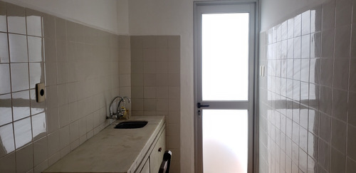 Lindo Apartamento Contrafrente. Se Vende Con Renta