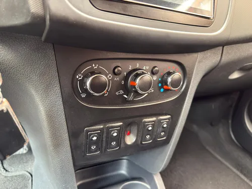 Renault Logan LIFE 1.6 MEC CON AIRE