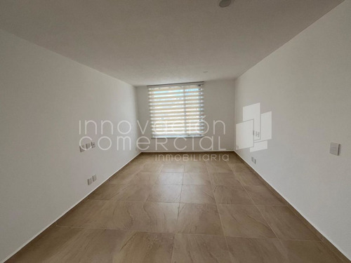 Casa En Renta En Distrito Sophia De 3 Niveles