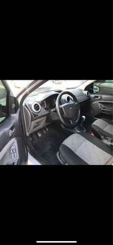 Ford Fiesta 1.0 Flex 5p 2011