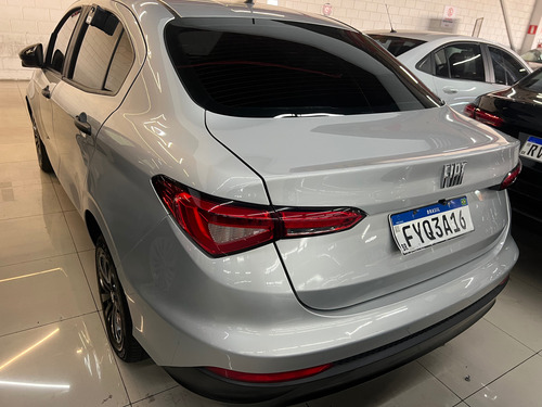 Fiat Cronos 1.0 Flex 4p