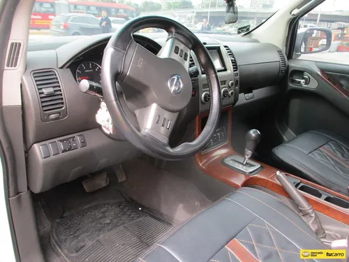 Nissan Pathfinder Le 4x4 2500cc At Aa