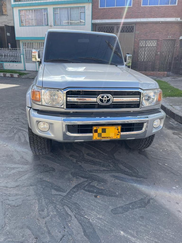 Land Cruiser Blindado