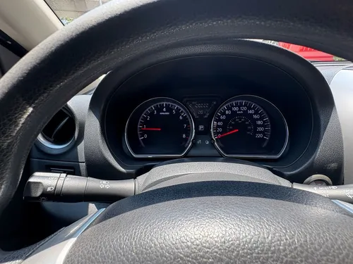 Nissan Versa 1.6 Advance At