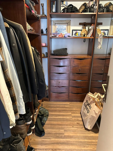 Venta Excelente Piso Con Cochera Fija En Esquina, Muy Luminoso, En Belgrano C