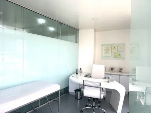 Vendo Consultorio Global Medical Center Santa Barbara -7-