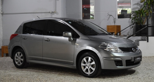 Nissan Tiida Visia 1.8 6mt Nafta 2014 Color Gris Impecable
