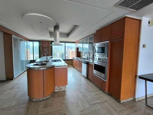Annic Coronado Vende Lujoso Y Moderno Apartamento Duplex En Resd. Lanzarote Ref. 259949