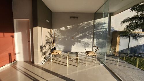Departamento Sobre Av. Alsina