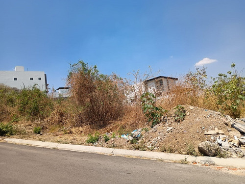 Terreno En Venta En Lomas De Cocoyoc 560 M²