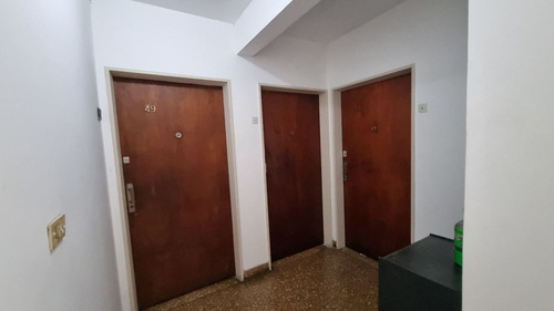 Venta Monoambiente En Caballito  Gran Balcon Y Luz