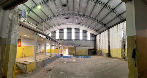 Imagen 1 de 12 de Vendo O Alquilo Local Industrial En Tres Cruces