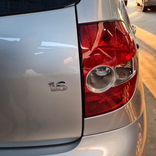 Volkswagen Fox 1.6 Vht Plus Total Flex 5p