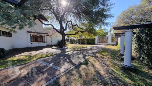 Imagen 20 de 30 de Venta Casa En Villa Belgrano, 4 Dormitorios Y 5 Baños Con Gran Parque!!