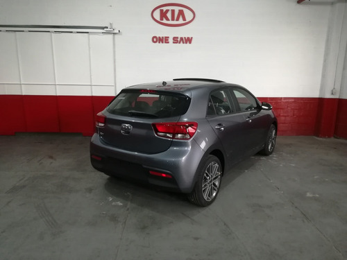 Imagen 13 de 21 de Kia Rio 2022 Sx At