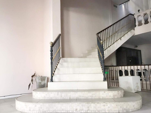 Venta Con Renta Reciclada Con Habilitación Para Centro De Estética Y Consultorio En Constitución