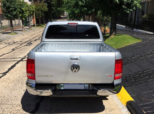 Volkswagen Amarok 4x2 Highline Pack Cuero 2016 Hilux Ranger