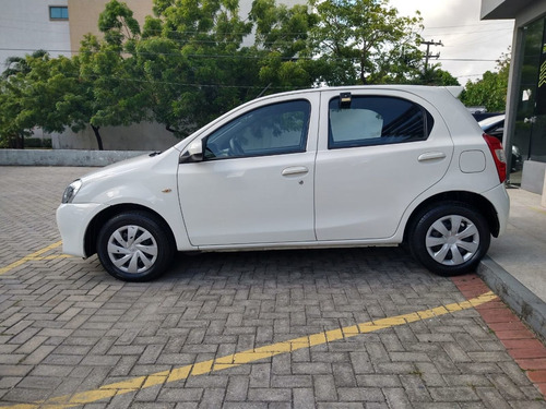 Toyota Etios Toyota Etios X 1.3 Flex 16v 5p Aut. - Branc...