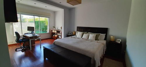 Venta. Casa Moderna Lote Interno, 4 Amb. Jardín Y Pileta. San Agustín. Villanueva.