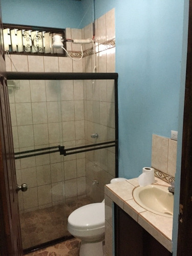 Imagen 9 de 11 de Se Alquila Casa En Esparza