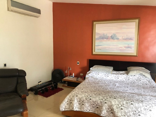 Imagen 8 de 30 de En Venta Una Espectacular Y Lujosa Quinta, Totalmente Equipada Y Amoblada, Ubicada En Bosque Valle.