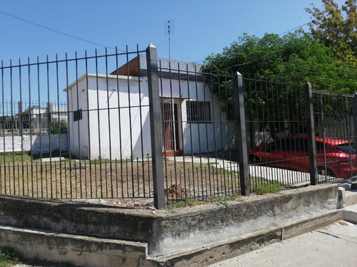 Imagen 5 de 19 de Casa En Belvedere Con Patio Y Garaje