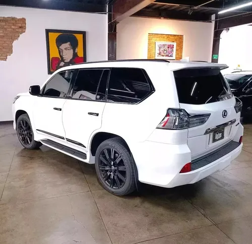 Lexus LX 5.7 570