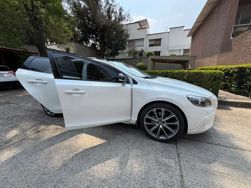 Volvo V40 2.0 Inspirion Awd T5 Cross Country At