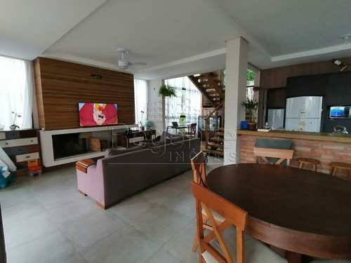 Imagem 6 de 15 de Casa A Venda Com 3 Quartos No Bairro Coqueiros Em Florianopolis. - V-81582