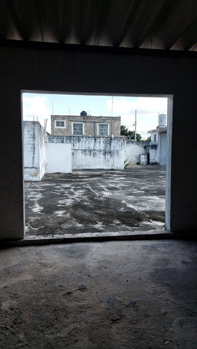 Bodega Comercial Con Amplio Patio De Maniobras ,en El Centro De Merida