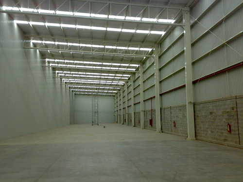 Bodega En Renta Cuautitlán. 1,560 M2. Andenes Y Racks.