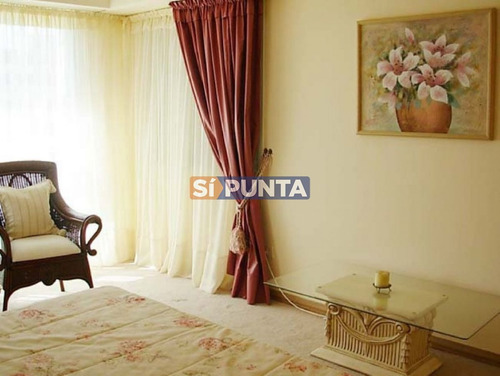 Imagen 7 de 15 de Apartamento En Brava, 3 Dormitorios *