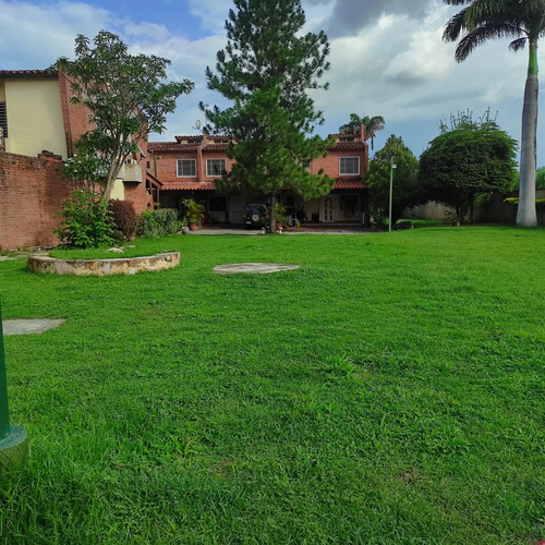 Town House San Diego Urb Villa Jardin Confort Estilo Y Amplios Espacios Kcl