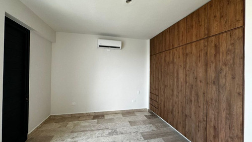 Departamento-estudio En Complejo Vertical, Zona Norte Premium, Mérida. Venta