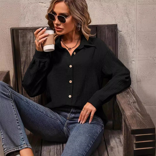 Camisa Con Hombros Caídos Con Botones En La Parte Delantera